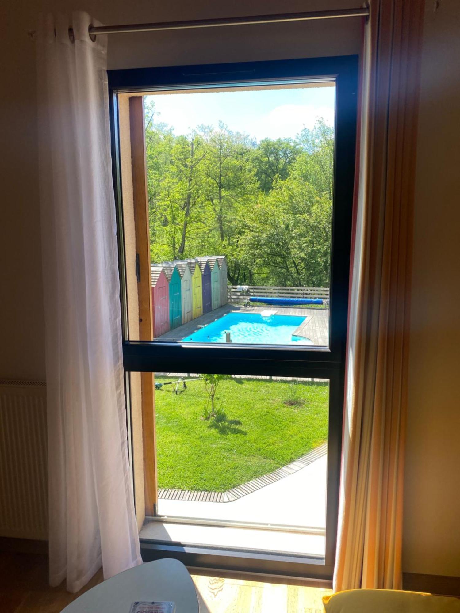 Les Cabanons Bed & Breakfast Dardilly Exterior foto